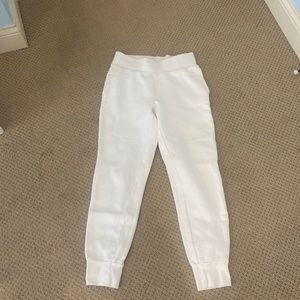 aritzia joggers little hole